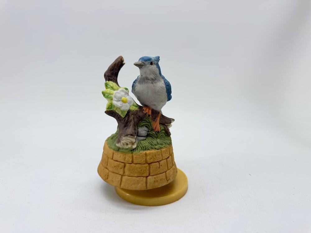 1987 Aldon Porcelain Bisque Blue Jay Bird Wishing Well Music Box Taiwan